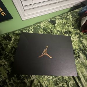 Jordan 1 mid size 11